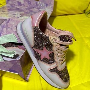Orchid pink vintage Havana sneakers, new, true to size 8.5